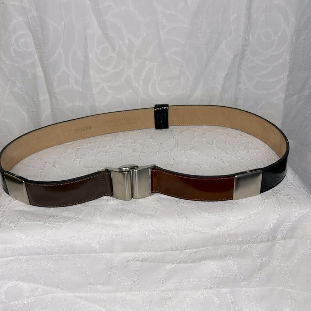 STREETS AHEAD black and brown leather block print women’s belt. Size S to M.
